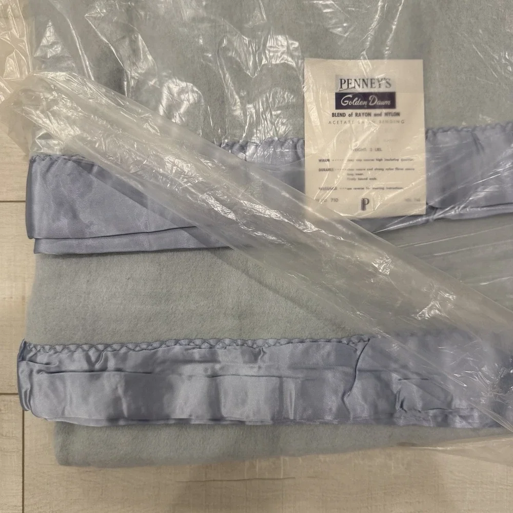 Vintage Penney's GOLDEN DAWN Blanket Blue Satin Trim Edge Double/Twin 72